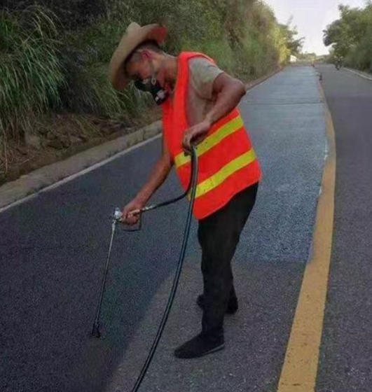 广西路面喷涂翻新彩色步道施工方案