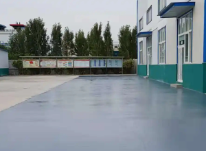 广西彩色路面喷涂翻新的材料对冬季